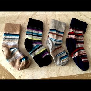 Lot of 4 - Small Smartwool Margarita Crew Socks - Merino Wool Performance